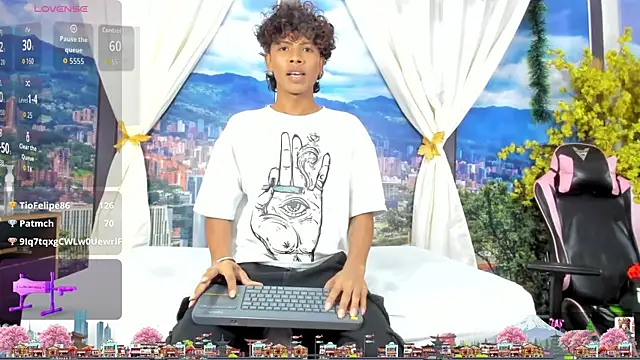 MilthonDelis live sex cam