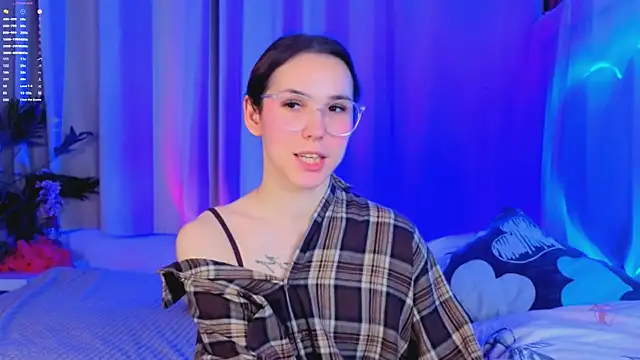 -CindyLou's cam snapshot