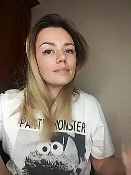 KrissSexi's cam snapshot