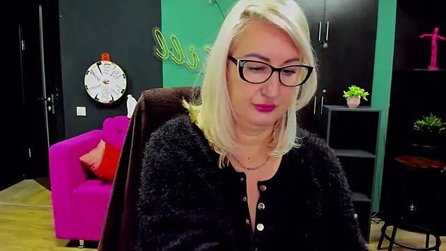 ChristyBrooks's cam snapshot