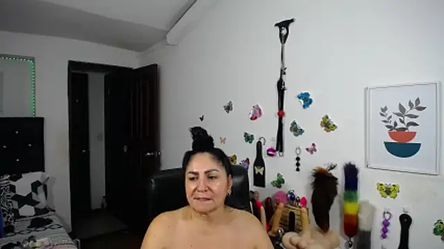 mature_bigboobs10's cam snapshot