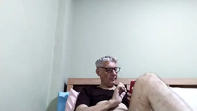 BIGUNCUTHARDCOCK live sex cam