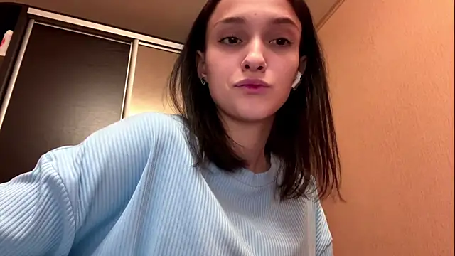 TinyLisa's cam snapshot