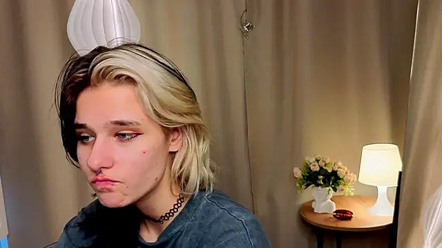 LizNostrand's cam snapshot