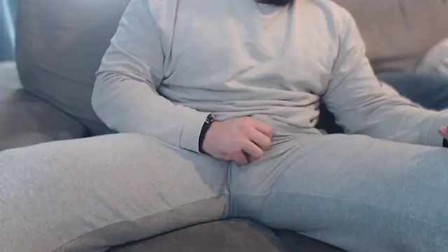 hugemachohandsome's cam snapshot