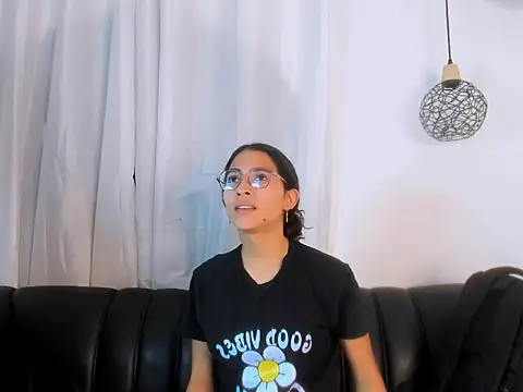 Akira_Hime live sex cam