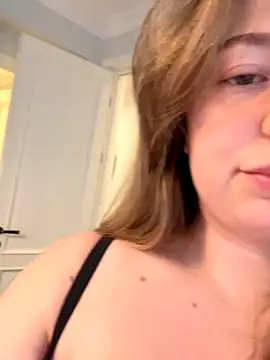 curvyflawless live sex cam