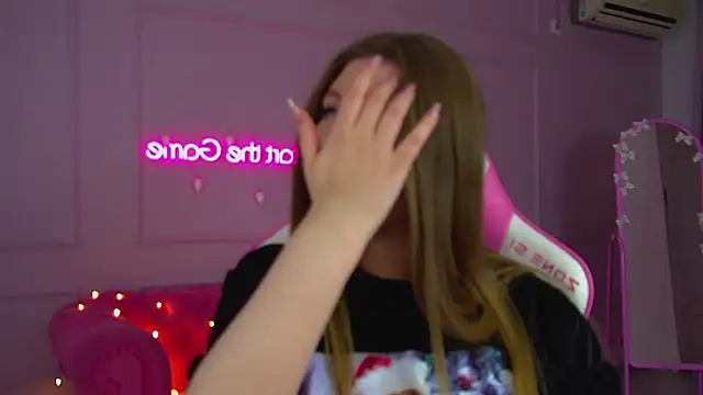 CrystalLyons's cam snapshot