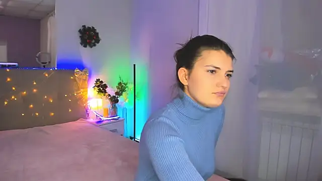 Laura_Leee's cam snapshot