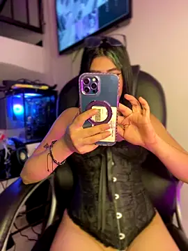 VIOLET_EF's cam snapshot