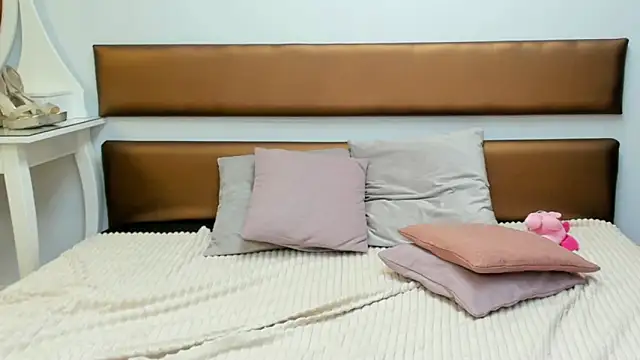 MissYvie's cam snapshot