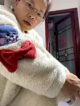 Yes-Baby-A live sex cam