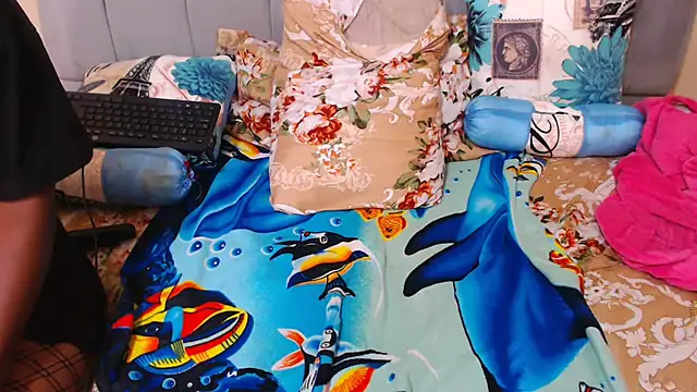 ChocolateClit's cam snapshot