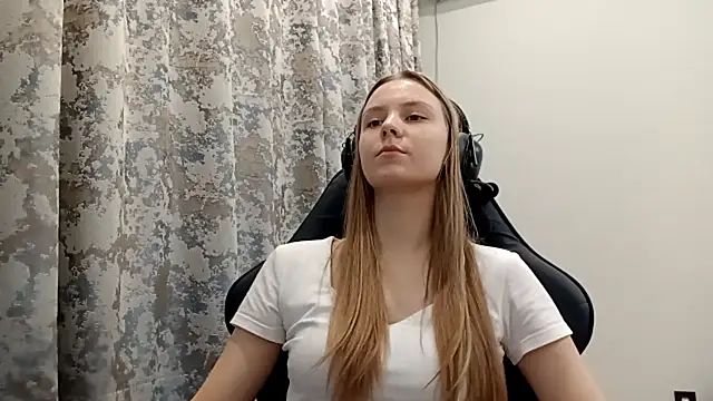 CrackShirker's cam snapshot