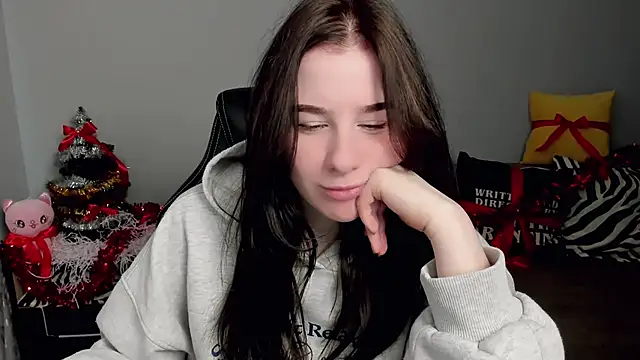 MoonShineShine's cam snapshot