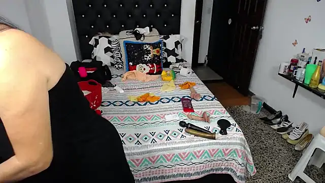 mature_bigboobs10's cam snapshot