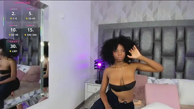 AmiraMorgan's cam snapshot