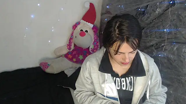 skinny_sweet2411's cam snapshot