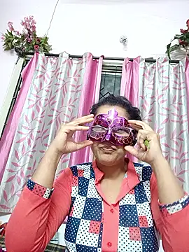 thanusi_2's cam snapshot