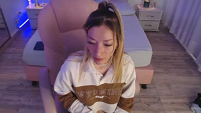 zoe_jones13's cam snapshot