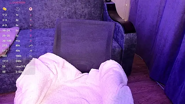 Emily__Mooree's cam snapshot