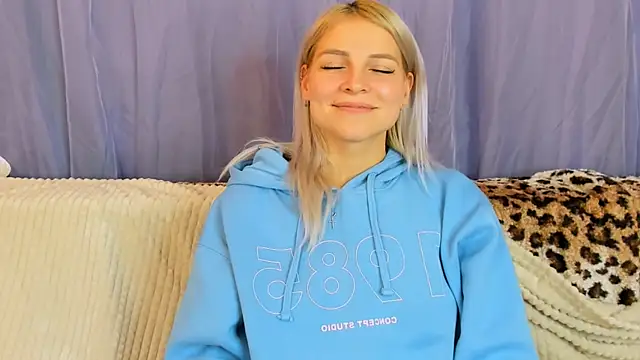 FoxyKathryn's cam snapshot