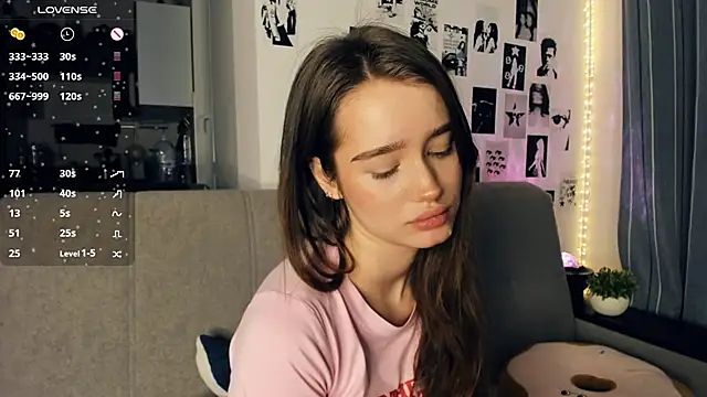 lovelyalivia's cam snapshot