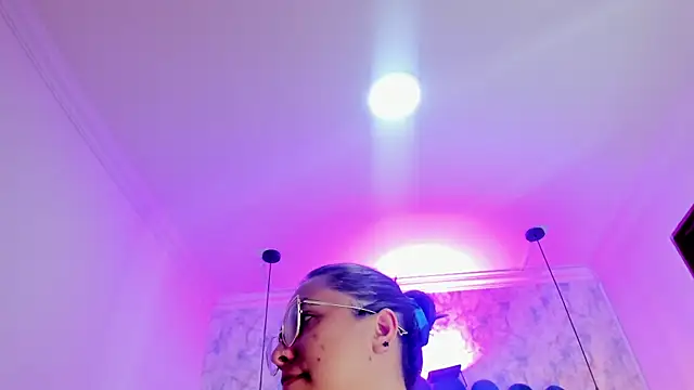 nalalye_cruzz_'s cam snapshot