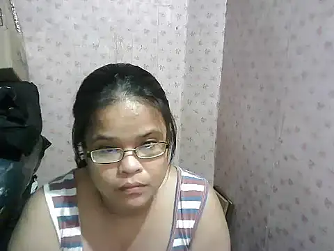 Hotty_babe23's cam snapshot