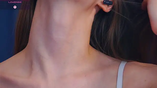 OnaZiroge live sex cam