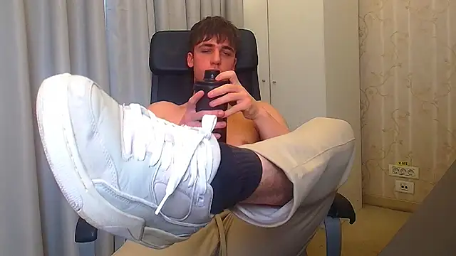 KellenWest's cam snapshot