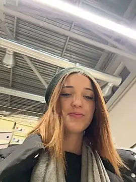 DollyTall's cam snapshot