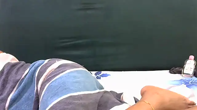 CherryZee's cam snapshot