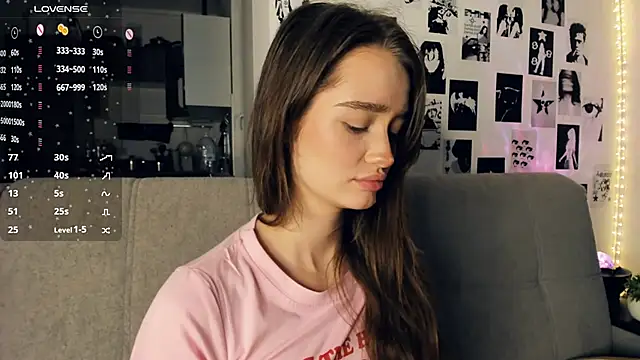 lovelyalivia's cam snapshot