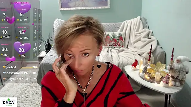 HornyMilf_777 live sex cam