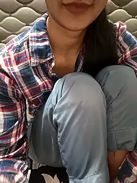 C-u-t-e-Sh-a-r-ma_Ji's cam snapshot