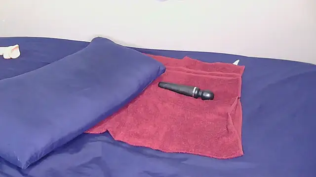 Serafynn's cam snapshot