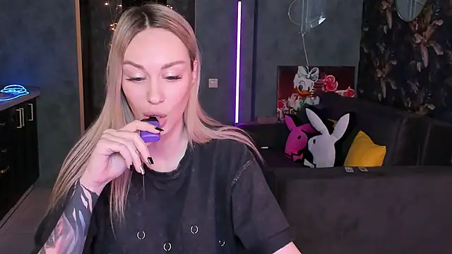 Blckmirrorr's cam snapshot