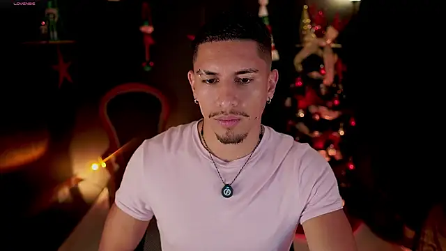 Aaronfox_x's cam snapshot