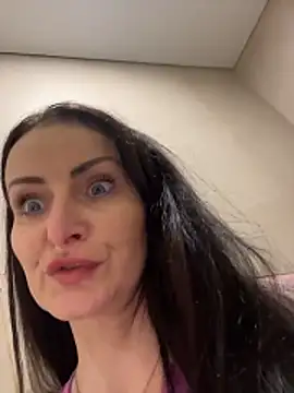 AnnaMaria- live sex cam