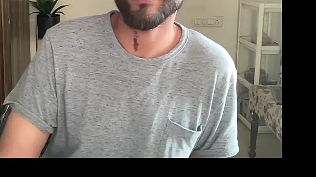 MakeMeAwareAah's cam snapshot