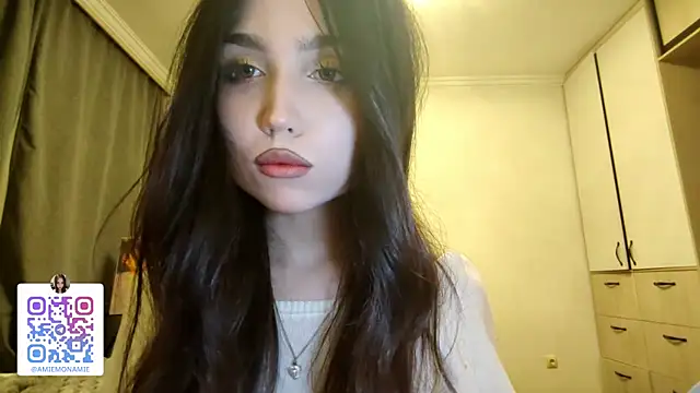 Qwami_Amie's cam snapshot