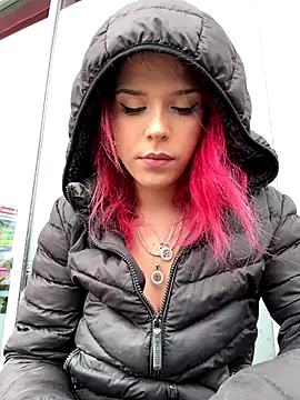 RiriRoseey live sex cam