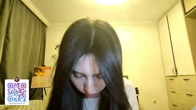 Qwami_Amie's cam snapshot