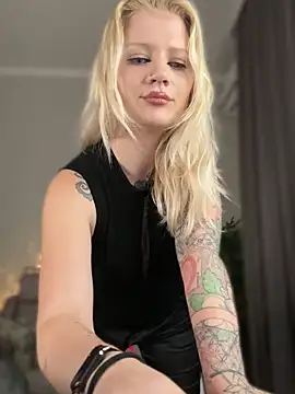 TeaseKitten-'s cam snapshot