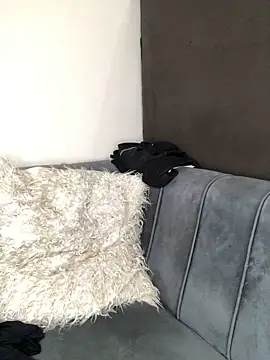 Nicole_Liam_'s cam snapshot