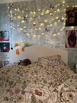 Sabrina_shells's cam snapshot