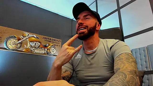 AronGrant's cam snapshot