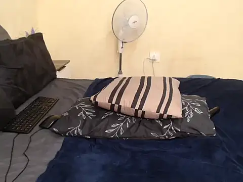 freaky-Mikie's cam snapshot