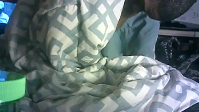 ON3YOULLN3VER_FIR3's cam snapshot